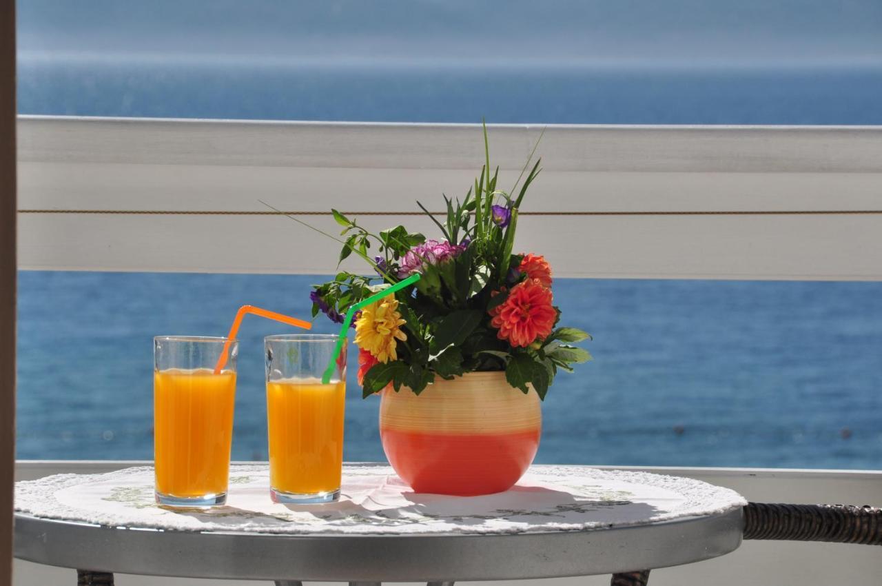 오미스 Anastazija Sea View 아파트 외부 사진