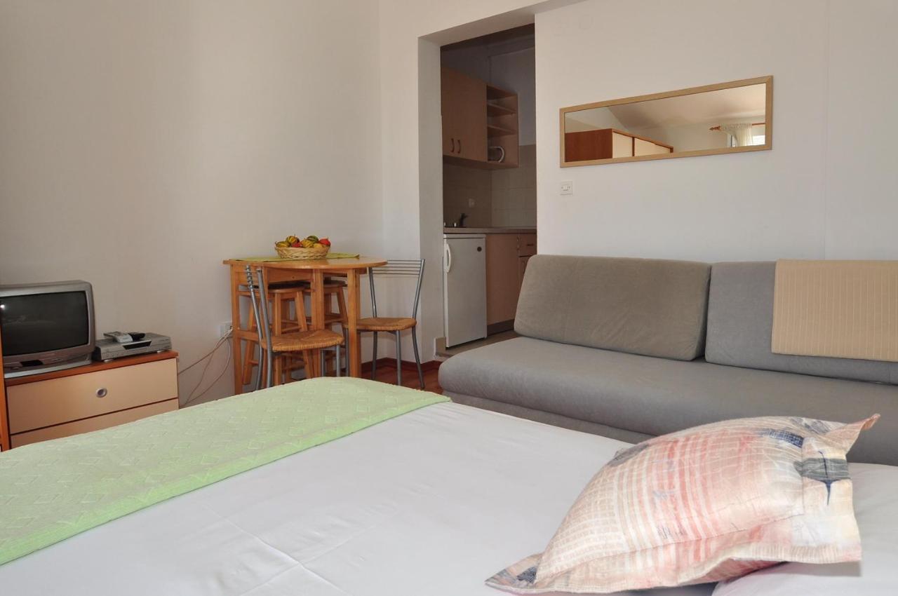 오미스 Anastazija Sea View 아파트 외부 사진