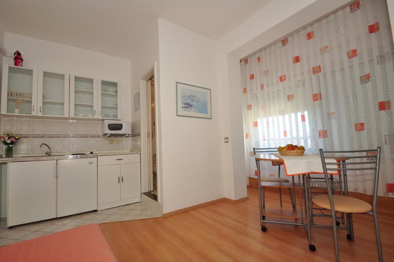 오미스 Anastazija Sea View 아파트 외부 사진